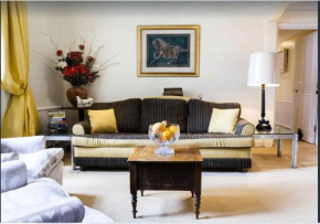 KNIGHTSBRIDGE early AM check-in often possible -Next2 HARRODS 3 BEDROOMS-2Baths